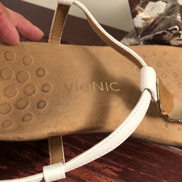 Vionic Rest Miami T Strap Supportive Sandals White with Gold Size 7.5 - Picture 7 of 8
